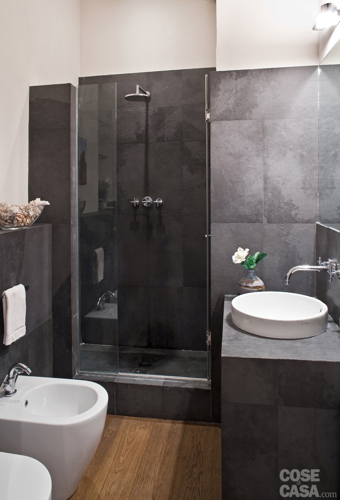 Una casa di 80 mq superfunzionali cose di casa Parquet nel bagno