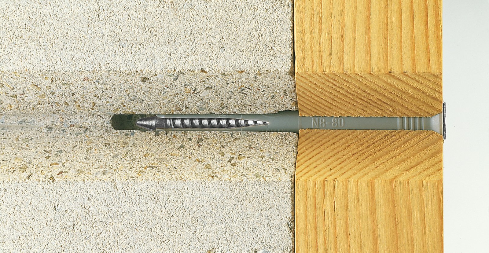 Come scegliere il battiscopa cose di casa Rivestimento in gesso effetto pietra