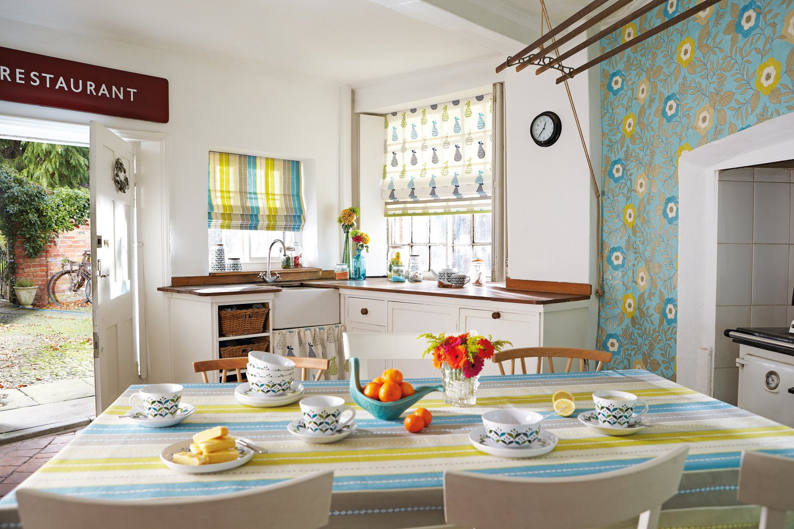 Tende per finestra con mantovana: tende cucina shabby chic coppia ...