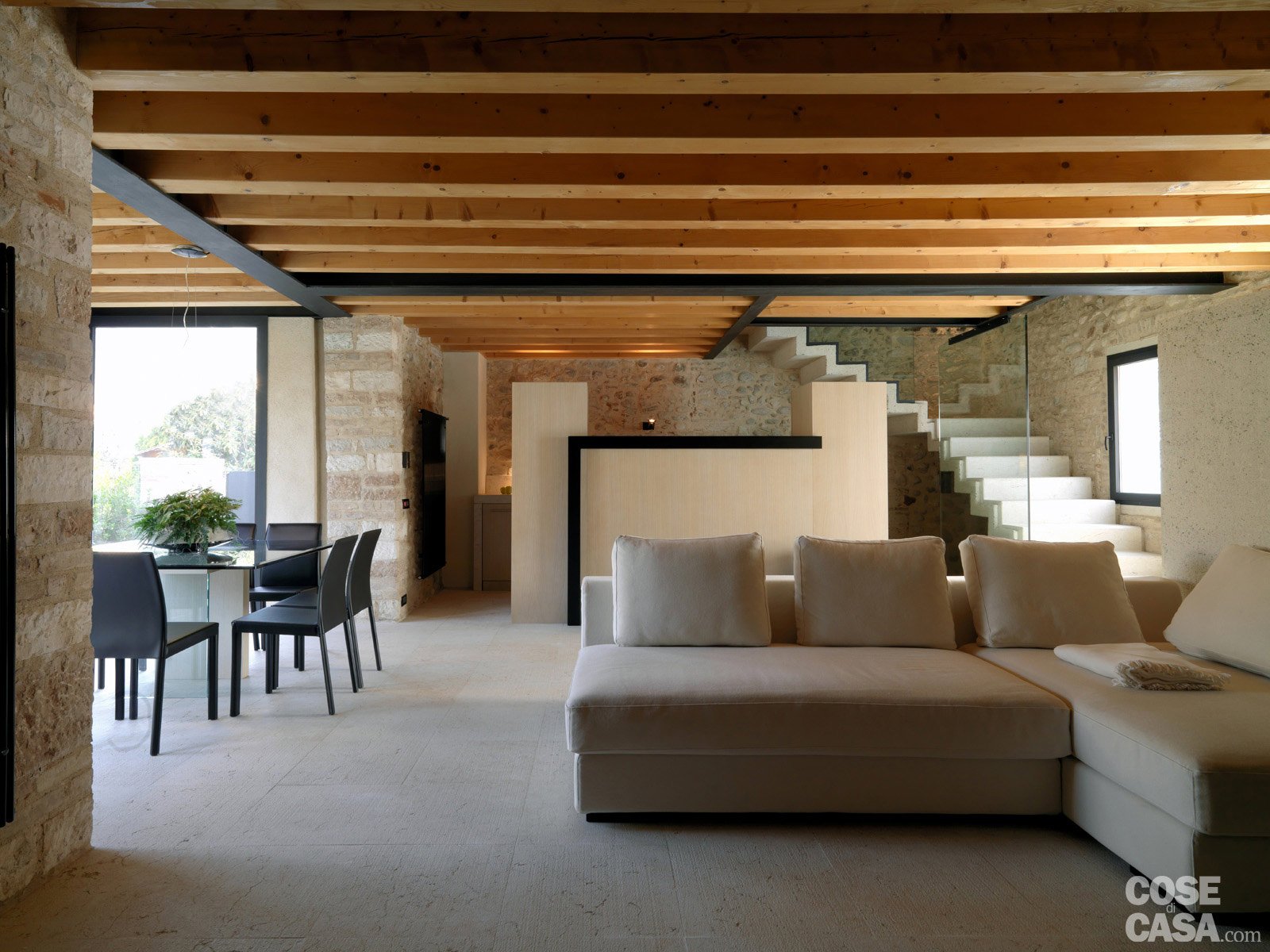 Soggiorno con muro in pietra ~ avienix.com for .