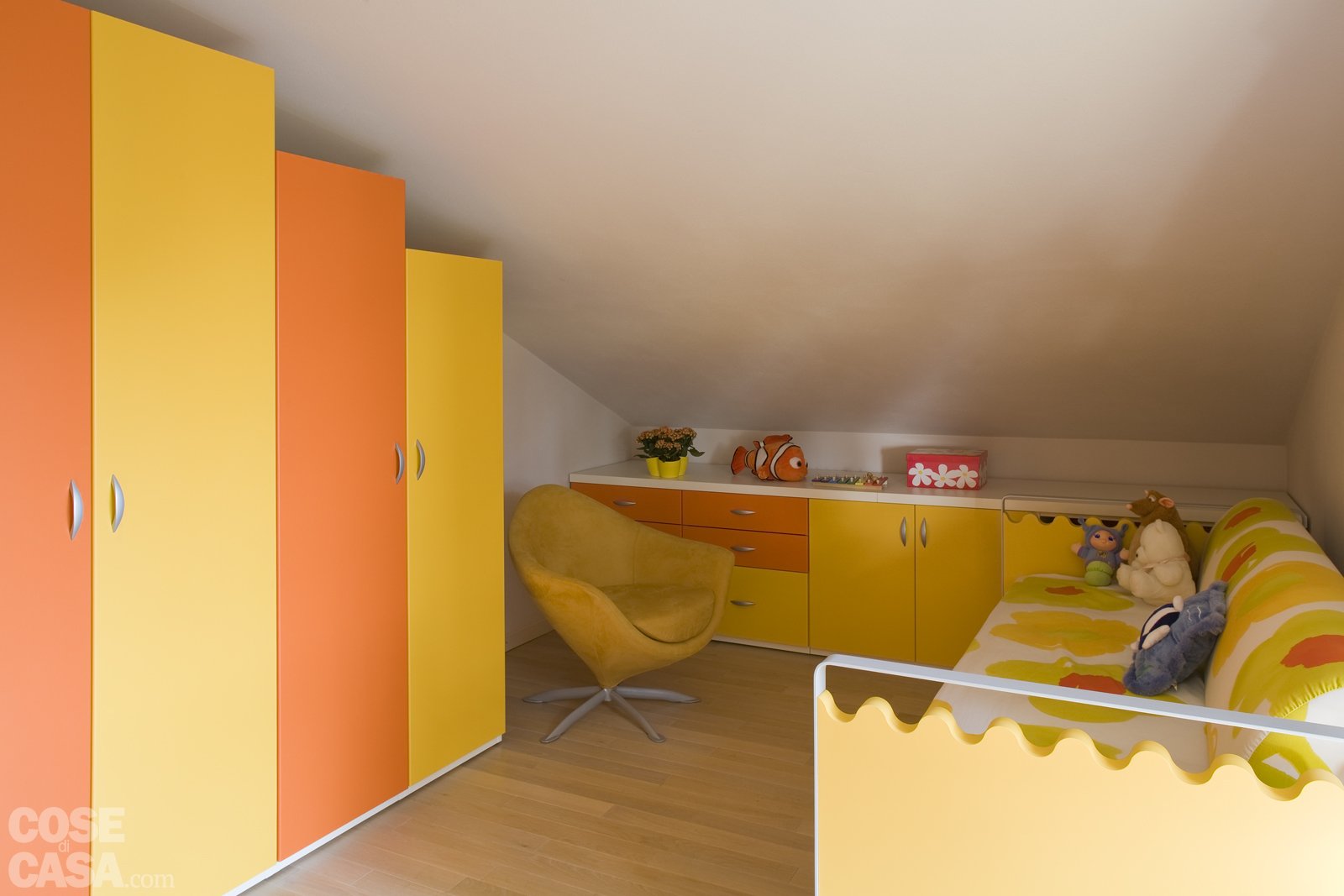 Lampadario per soffitto basso: un mini appartamento di 50 mq che ... Creativo soffitto Botte