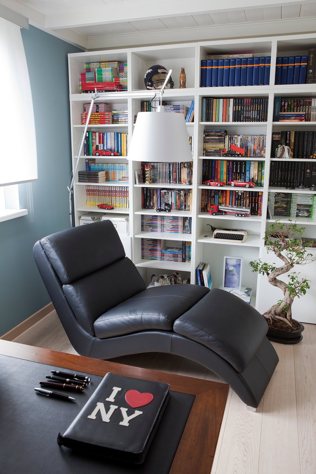 Bianco, grigio, nero per la casa di gusto contemporaneo cose di casa Pitturazione di sala da pranzo con riquadro particolari