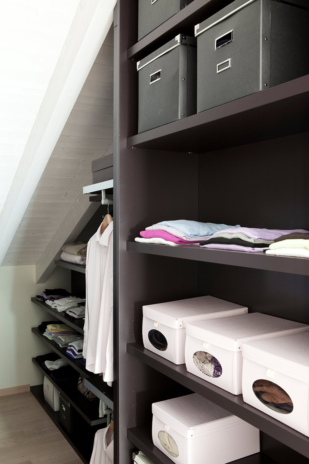 Bianco, grigio, nero per la casa di gusto contemporaneo cose di casa Soffitto disegno Colore