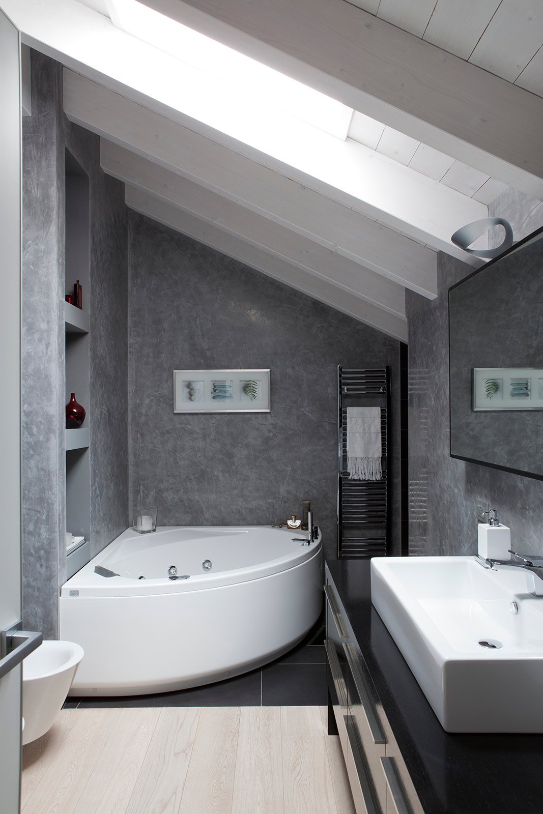 Bianco, grigio, nero per la casa di gusto contemporaneo cose di casa Soffitto disegno Colore