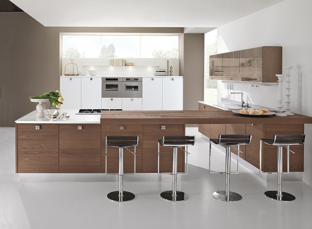 Cucine: focus sui piani cose di casa Tavolo con piano in quarzo