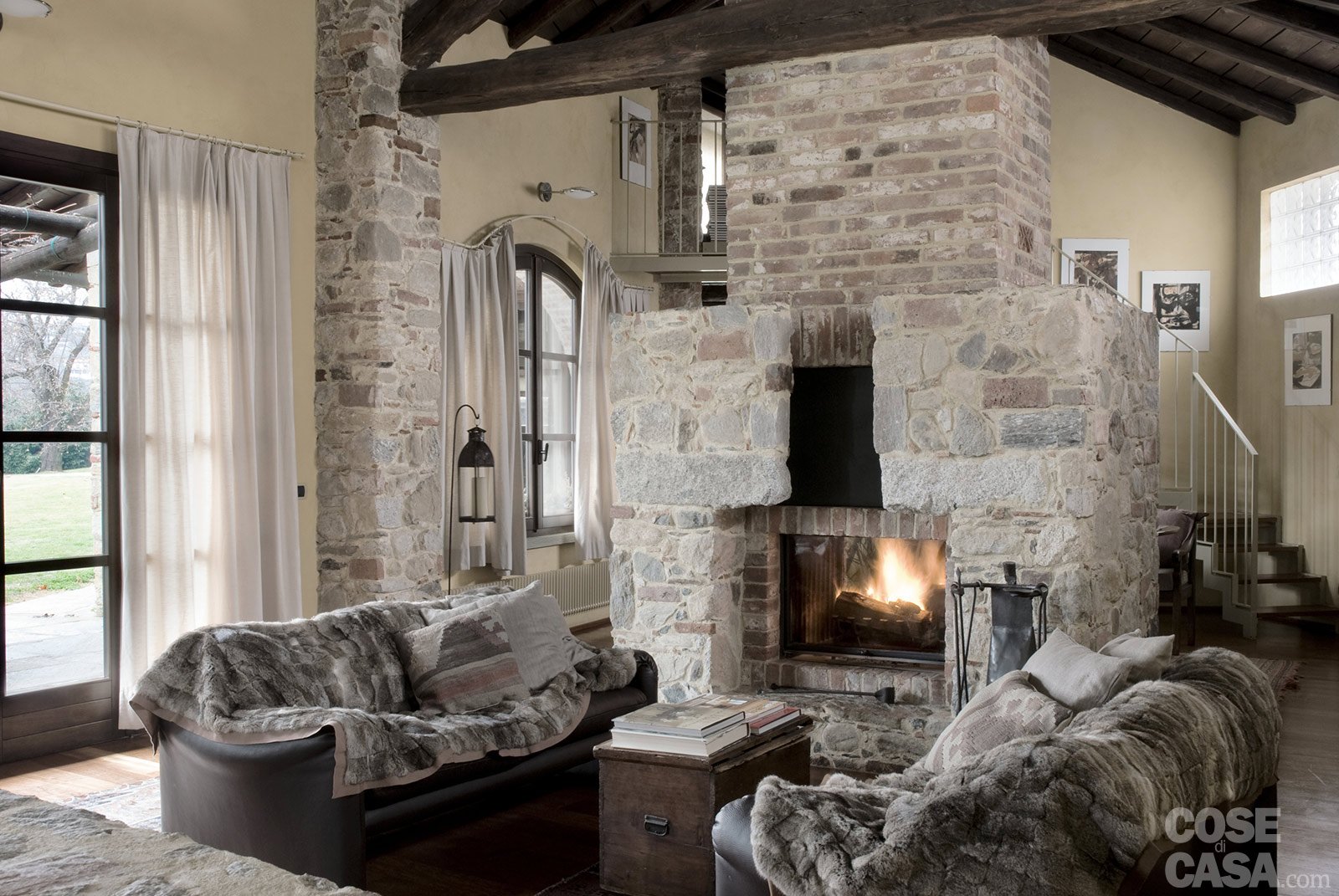 Arredamento soggiorno moderno con camino ~ avienix.com for .