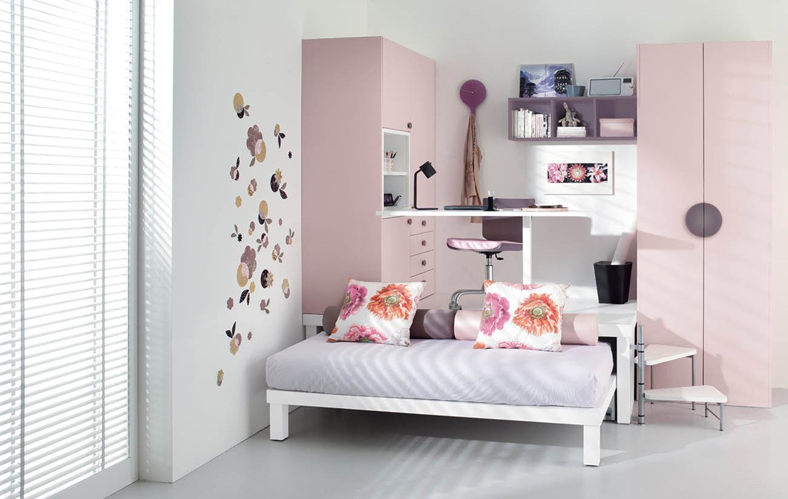 Letto con armadio dietro: camera da letto con bagno e cabina ...