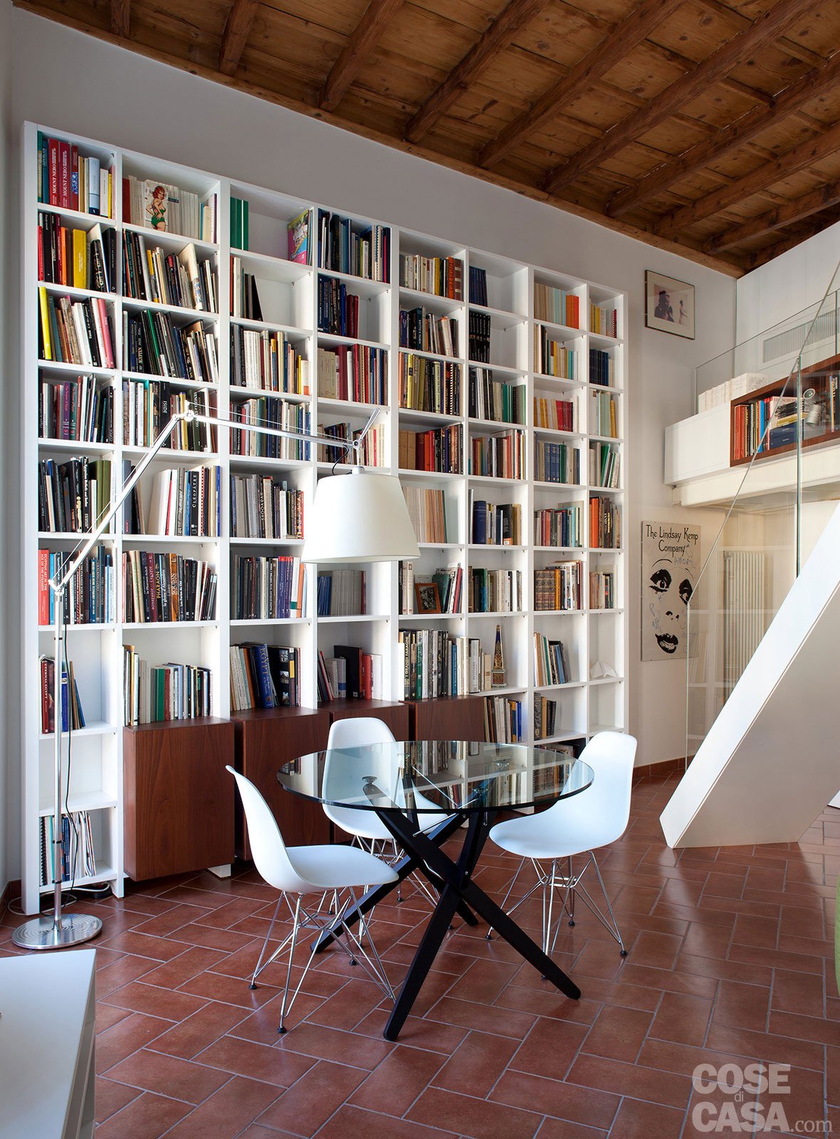 Un monolocale ampliato in altezza cose di casa