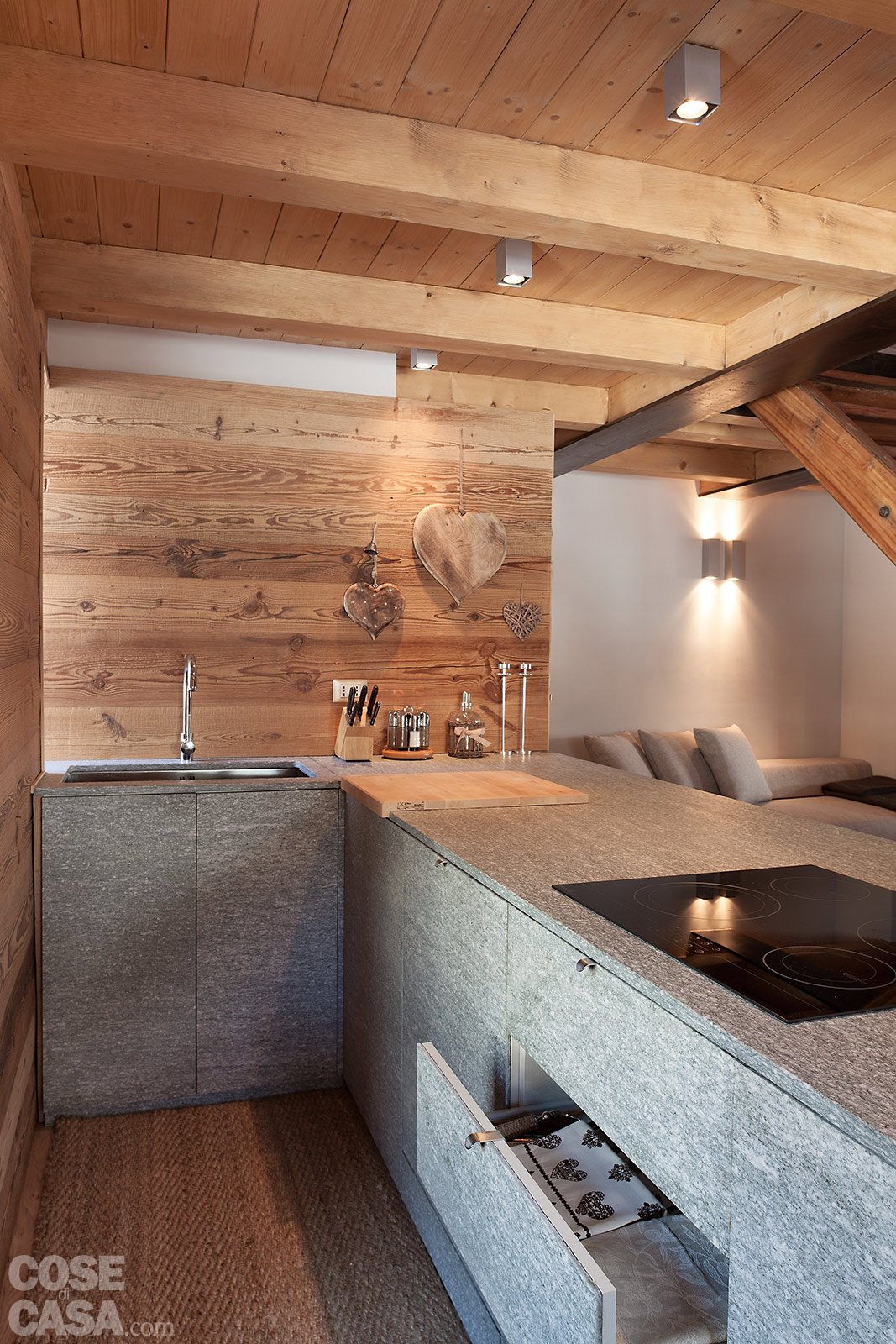 Atmosfera da chalet in una casa moderna cose di casa Rivestimento in gesso effetto pietra
