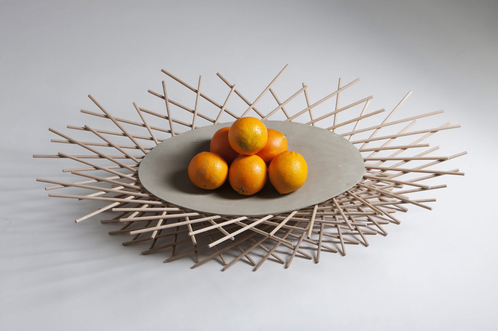 Vaso, centrotavola, candelabro come elementi d'arredo cose di casa