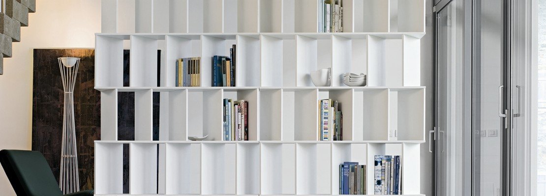 Librerie bifacciali per separare ambienti cose di casa