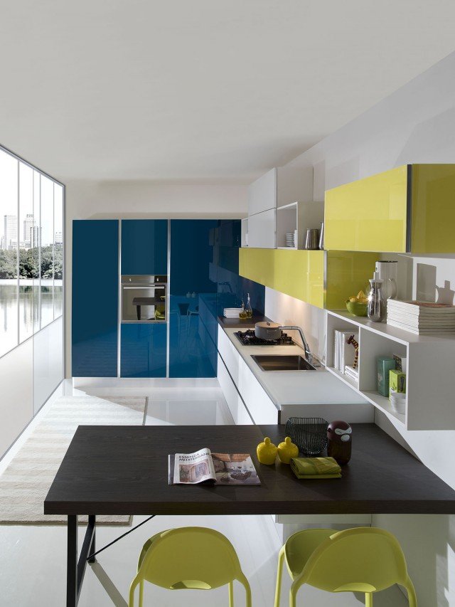 Arredare la cucina. tavolo compreso cose di casa Tavolo cucina dimensioni ridotte