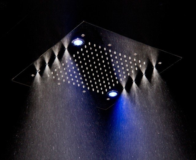 Il soffione a soffitto Harmonia F2540 di Fima Carlo Frattini, con otto getti di acqua nebulizzata per un effetto rinfrescante e getto centrale a pioggia, ha due fari a led per la cromoterapia in otto colorazioni, controllabili digitalmente grazie a un display touchscreen capace di regolare anche le funzioni di erogazione e la temperatura. Finito cromo, misura 45 x 45 cm. Prezzo 3618,40 euro. www.fimacf.com Il soffione a soffitto Harmonia F2540 di Fima Carlo Frattini, con otto getti di acqua nebulizzata per un effetto rinfrescante e getto centrale a pioggia, ha due fari a led per la cromoterapia in otto colorazioni, controllabili digitalmente grazie a un display touchscreen capace di regolare anche le funzioni di erogazione e la temperatura. Finito cromo, misura 45 x 45 cm. Prezzo 3618,40 euro. www.fimacf.com