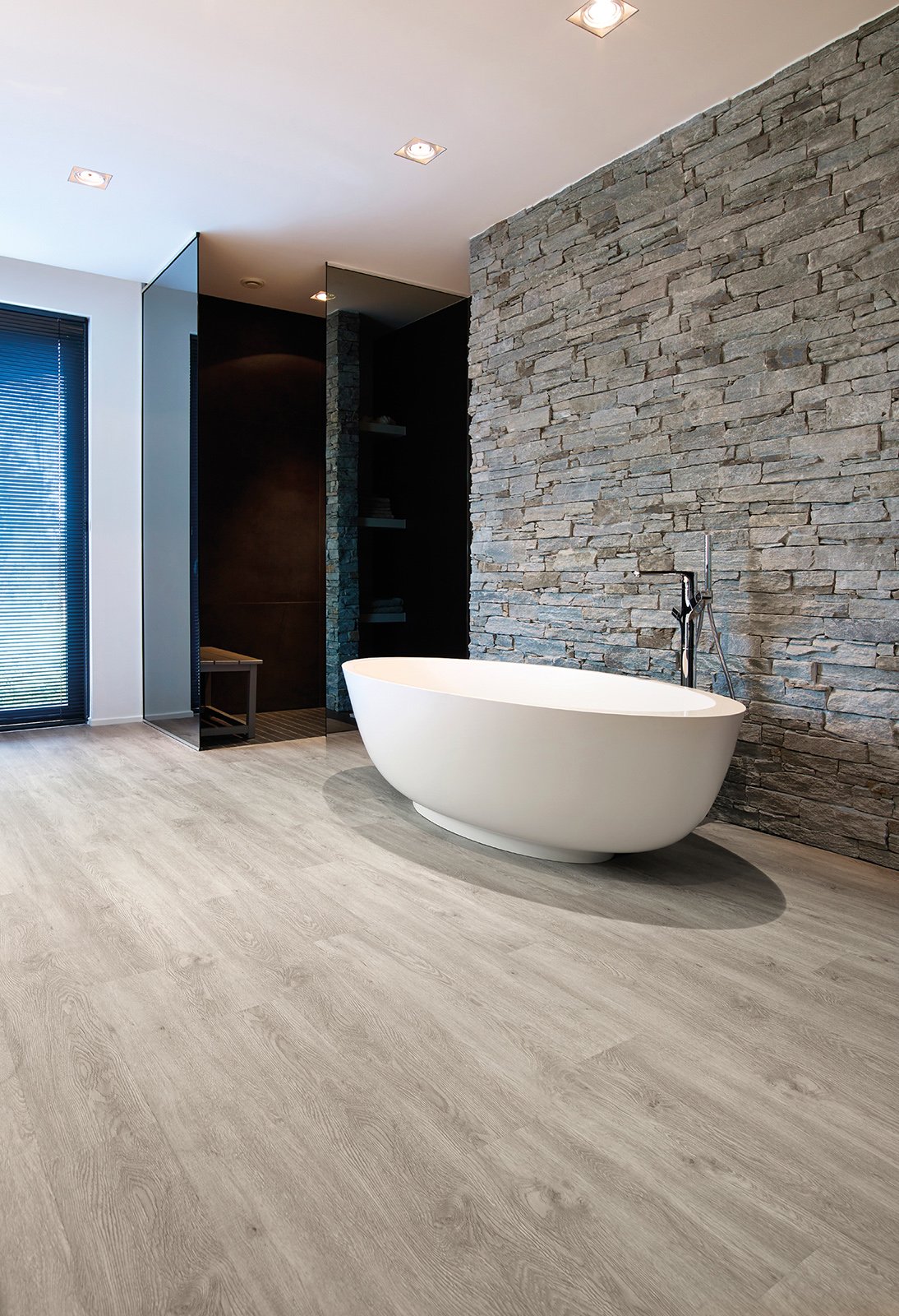 Pavimenti per il bagno. dal travertino al gres cose di casa