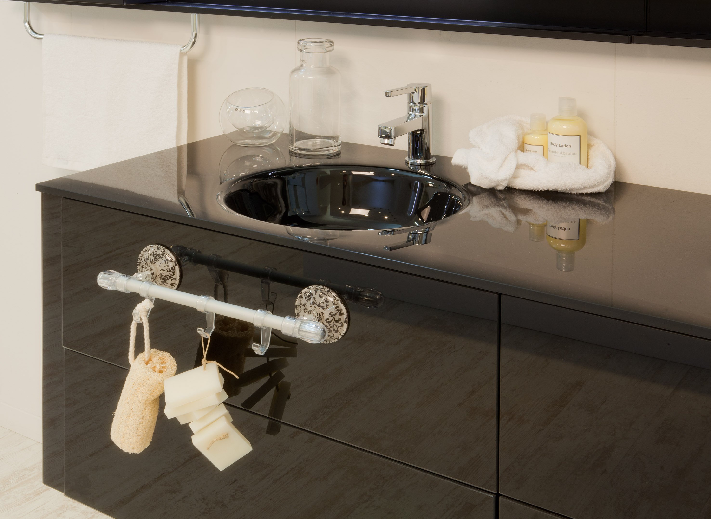 In bagno, accessori senza viti e tasselli cose di casa Porta sapone shabby