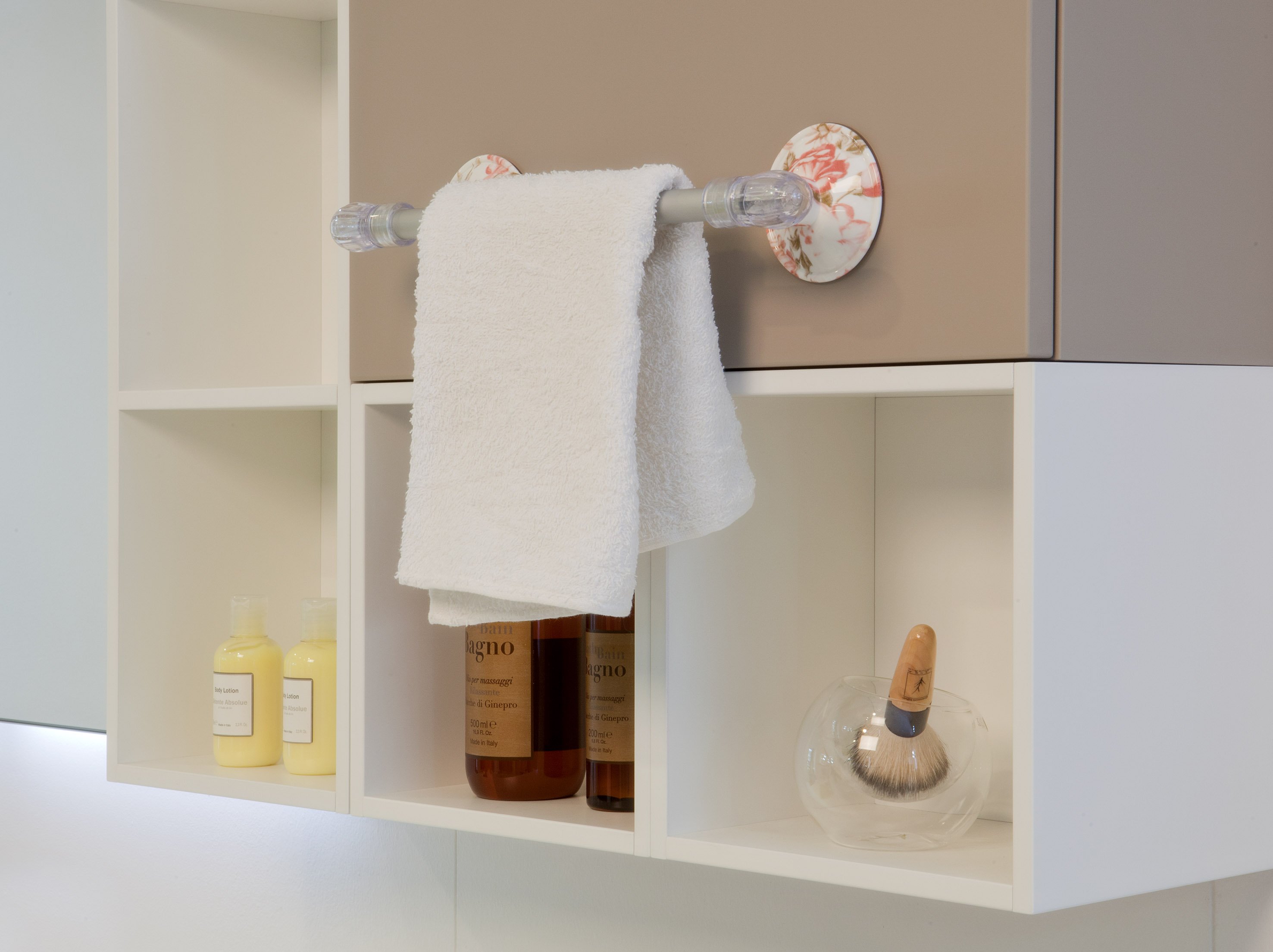 In bagno, accessori senza viti e tasselli cose di casa Porta sapone shabby