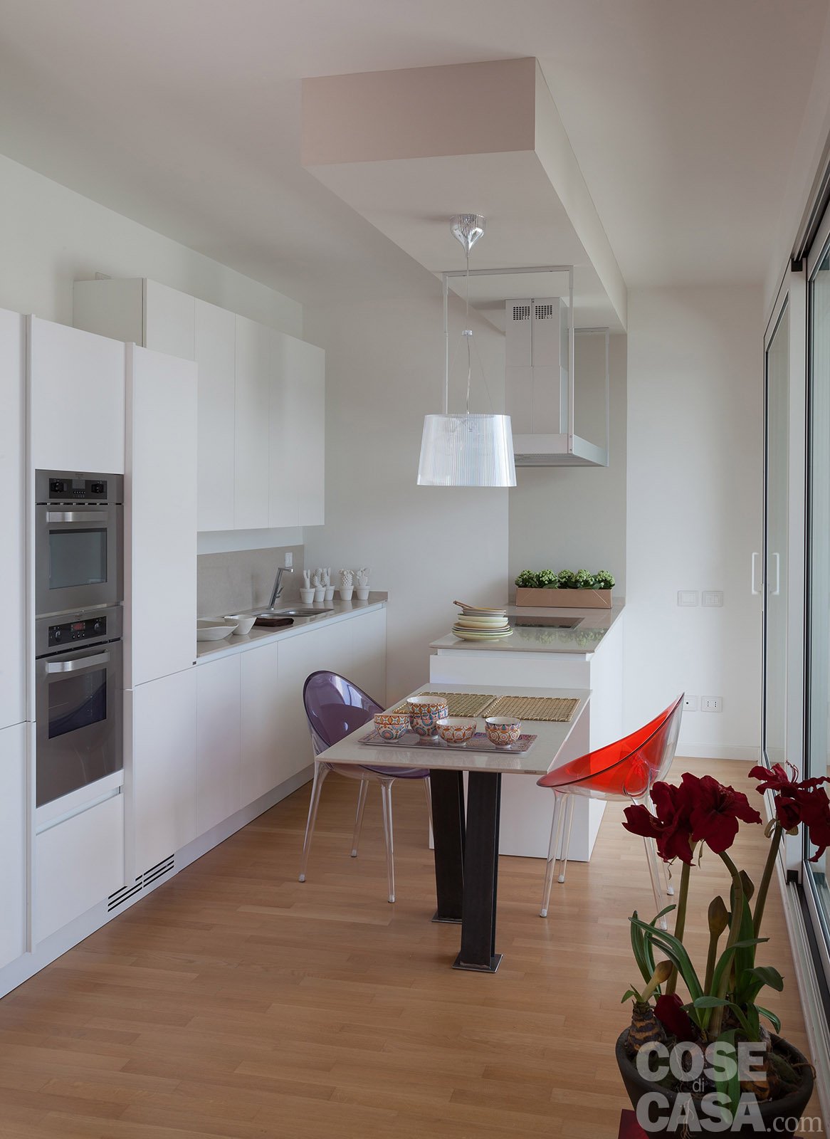 Open space contemporaneo una casa di 100 mq che sembra for Casa moderna cucina