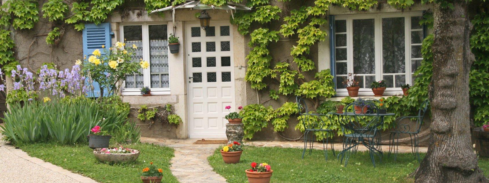 Nascondere un tombino nel prato cose di casa