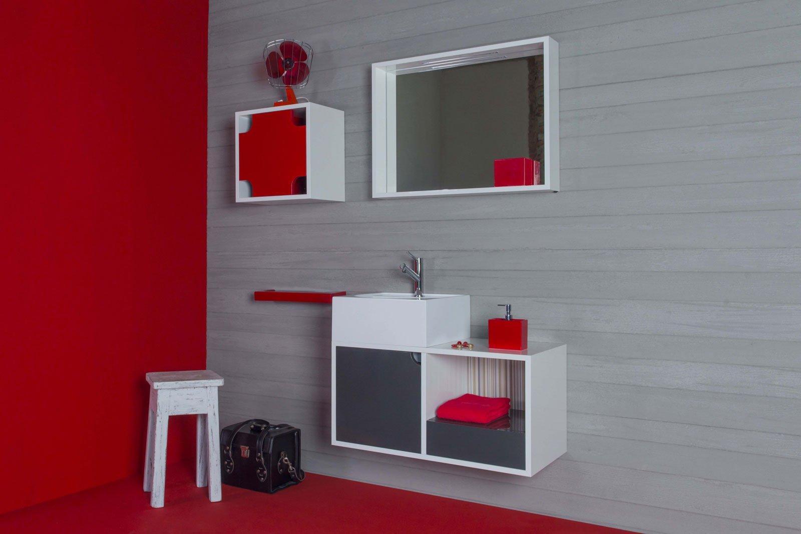 Mobili bagno con ante cose di casa