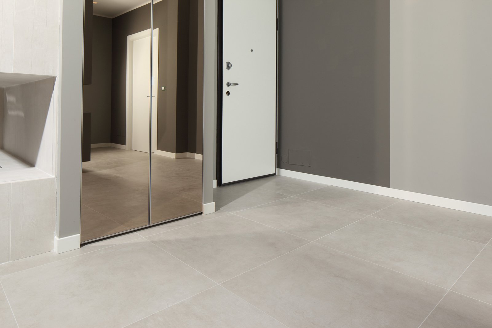 Piastrelle grigie soggiorno: idee per pitturare casa con pareti ...