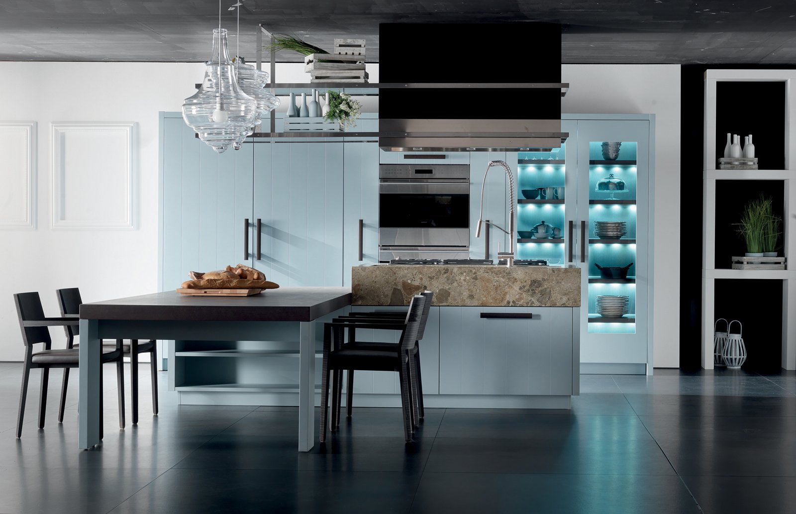Cucine country chic: soprattutto bianche o tinta legno cose di casa Vetrina bianca tirolese
