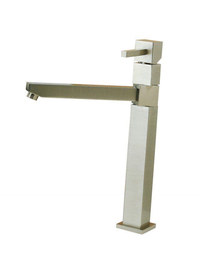 Il miscelatore Quadra di Treemme con bocca girevole è realizzato in ottone 35×35 mm, qui in versione nichel spazzolato. Prezzo 535 euro. www.rubinetterie3m.it/ Il miscelatore Quadra di Treemme con bocca girevole è realizzato in ottone 35×35 mm, qui in versione nichel spazzolato. Prezzo 535 euro. www.rubinetterie3m.it/