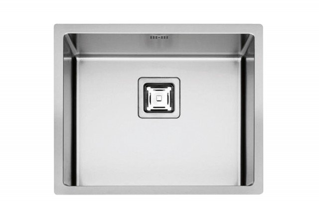 In acciaio inox la vasca rettangolare per il lavello Plano P1B 5545 Q F-SF di Fulgor è adatta per l’installazione filotop o semi filotop. Con piletta quadrata manuale. Nella misura 60 x 45 cm, Iva esclusa, prezzo: 520 euro. www.fulgor-milano.com In acciaio inox la vasca rettangolare per il lavello Plano P1B 5545 Q F-SF di Fulgor è adatta per l’installazione filotop o semi filotop. Con piletta quadrata manuale. Nella misura 60 x 45 cm, Iva esclusa, prezzo: 520 euro. www.fulgor-milano.com