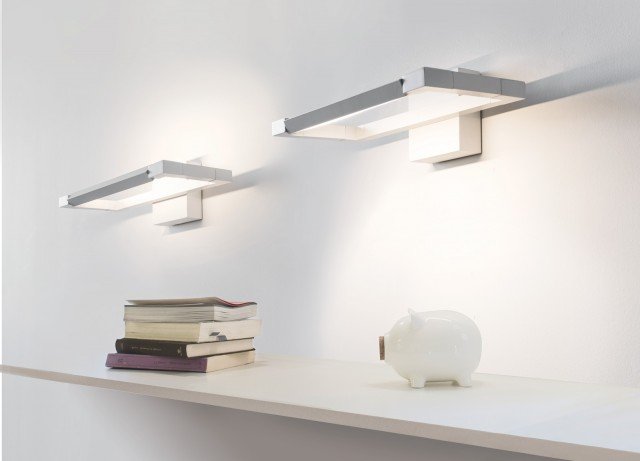 Spigolo di Nemo (design Studiocharlie) è una famiglia di lampade da terra, a sospensione e a parete con sorgenti a led inserite in profili capaci di ruotare a 360° in modo da avere luce direzionale sia diretta sia indiretta, schermata da diffusori opalini di policarbonato. La versione a parete, con sorgente led a luce calda dimmerabile e struttura in estruso e tubolare di alluminio sia bianca sia nera, permette una illuminazione dell’ambiente versatile, dato che, oltre alla rotazione del diffusore, permette un posizionamento anche in verticale. H 11 x L 36 x P 19 cm. www.nemolighting.com Spigolo di Nemo (design Studiocharlie) è una famiglia di lampade da terra, a sospensione e a parete con sorgenti a led inserite in profili capaci di ruotare a 360° in modo da avere luce direzionale sia diretta sia indiretta, schermata da diffusori opalini di policarbonato. La versione a parete, con sorgente led a luce calda dimmerabile e struttura in estruso e tubolare di alluminio sia bianca sia nera, permette una illuminazione dell’ambiente versatile, dato che, oltre alla rotazione del diffusore, permette un posizionamento anche in verticale. H 11 x L 36 x P 19 cm. www.nemolighting.com