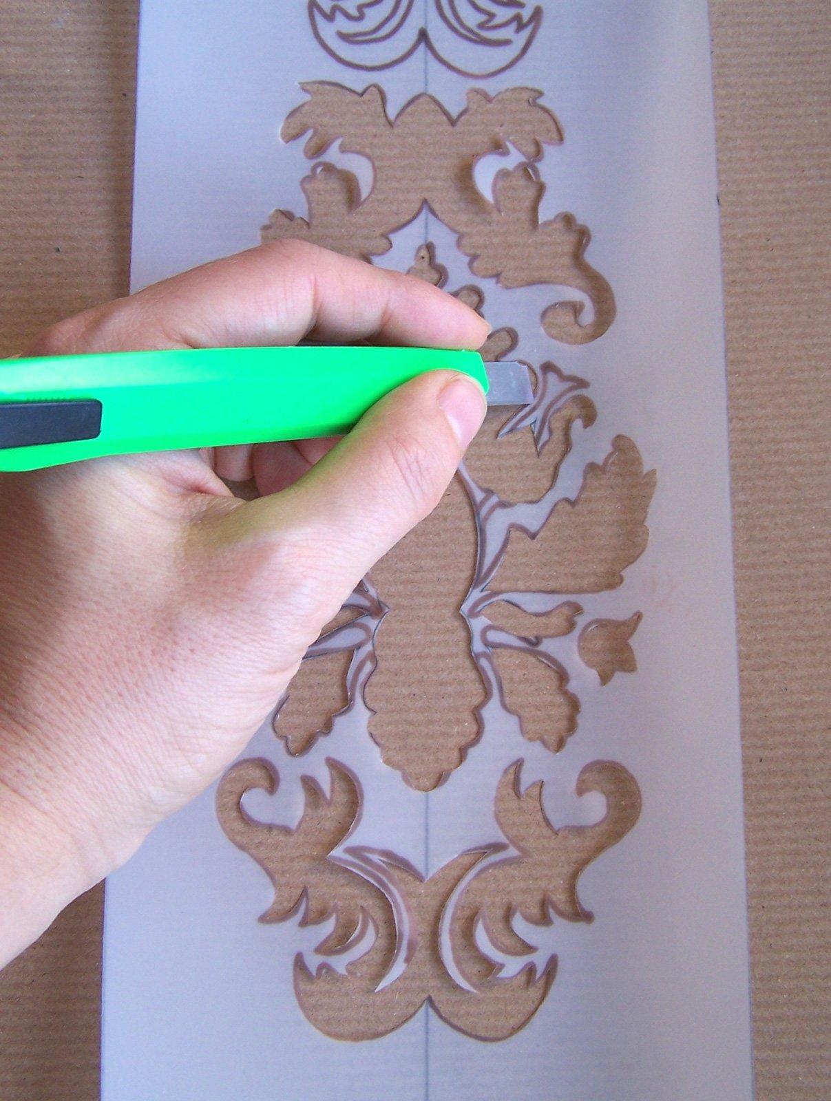 Cassettiera decor con lo stencil a tampone cose di casa