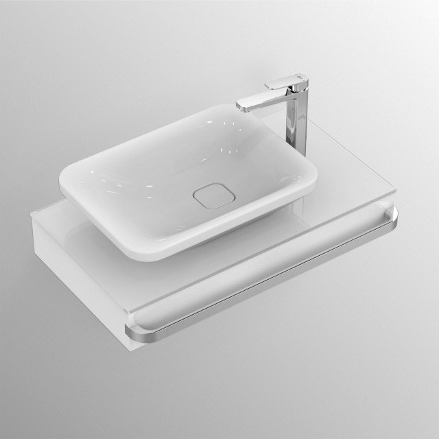 È disponibile in cinque diverse finiture, la mensola per lavabo d’appoggio della collezione Tonic II di Ideal Standard. Può avere maniglia opzionale con funzione di portasciugamano in tre finiture e fungere solo anche da semplice mensola. Misura L 80 x P 44 x H 12 cm. Prezzo 341 euro. www.idealstandard.it È disponibile in cinque diverse finiture, la mensola per lavabo d’appoggio della collezione Tonic II di Ideal Standard. Può avere maniglia opzionale con funzione di portasciugamano in tre finiture e fungere solo anche da semplice mensola. Misura L 80 x P 44 x H 12 cm. Prezzo 341 euro. www.idealstandard.it