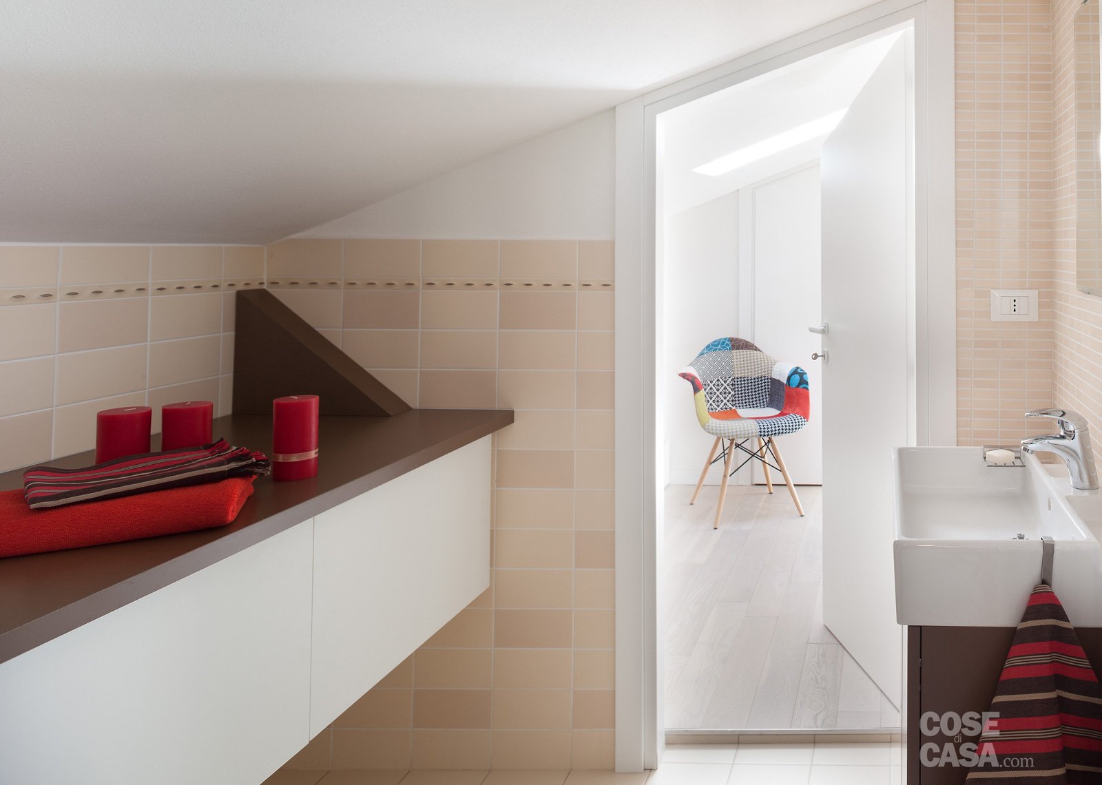 Ventilatore soffitto inclinato ~ fatua.net for . Lampadario soffitto beige marrone