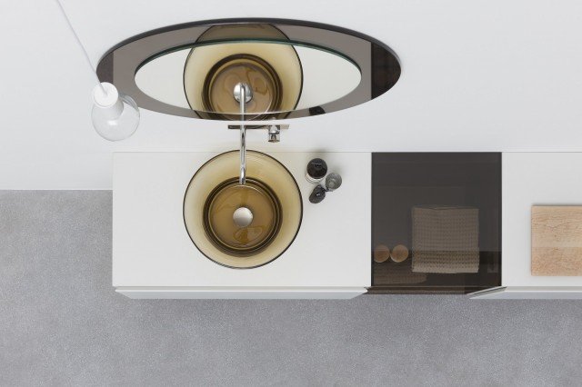 È disponibile nei colori bronzo e grigio il lavabo in vetro di Murano Esperanto di Rexa Design, soffiato da vetrai di Murano. Misura ø 48 cm. Prezzo 1.795 euro. www.rexadesign.it È disponibile nei colori bronzo e grigio il lavabo in vetro di Murano Esperanto di Rexa Design, soffiato da vetrai di Murano. Misura ø 48 cm. Prezzo 1.795 euro. www.rexadesign.it