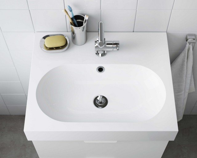 Il lavabo bianco a una vasca BRÅVIKEN di Ikea Italia Retail è realizzato in poliestere e conglomerato di marmo. Misura L 60 x P 49 x H 10 cm. Prezzo 110 euro. www.ikea.it Il lavabo bianco a una vasca BRÅVIKEN di Ikea Italia Retail è realizzato in poliestere e conglomerato di marmo. Misura L 60 x P 49 x H 10 cm. Prezzo 110 euro. www.ikea.it
