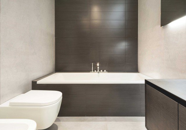 3) Superfici ultracompatte ispirate alla pietra che permettono di accordare i rivestimenti: così tonalità crema naturali dalla texture calcarea, ma non porosa, si possono avere a terra e a parete. Gada Coll. Natural di Dekton® by Cosentino. www.dekton.it 3) Superfici ultracompatte ispirate alla pietra che permettono di accordare i rivestimenti: così tonalità crema naturali dalla texture calcarea, ma non porosa, si possono avere a terra e a parete. Gada Coll. Natural di Dekton® by Cosentino. www.dekton.it