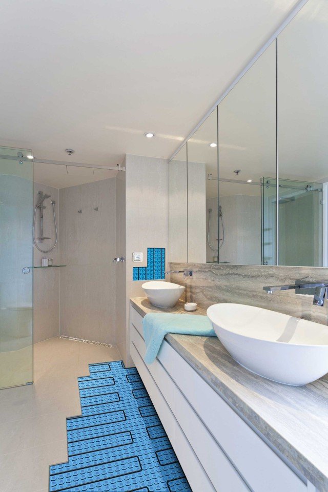 18) Il riscaldamento a terra è ideale nelle ristrutturazioni perché è spesso appena 5,5 mm. Elettrico, può avere il cavo di funzionamento anche solo in alcune zone del bagno. Prodeso Heat Systemdi Progress Profiles. www.progressprofiles.com 18) Il riscaldamento a terra è ideale nelle ristrutturazioni perché è spesso appena 5,5 mm. Elettrico, può avere il cavo di funzionamento anche solo in alcune zone del bagno. Prodeso Heat Systemdi Progress Profiles. www.progressprofiles.com