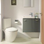 Vaso igienico Connect Space di Ideal Standard con cassetta angolare.