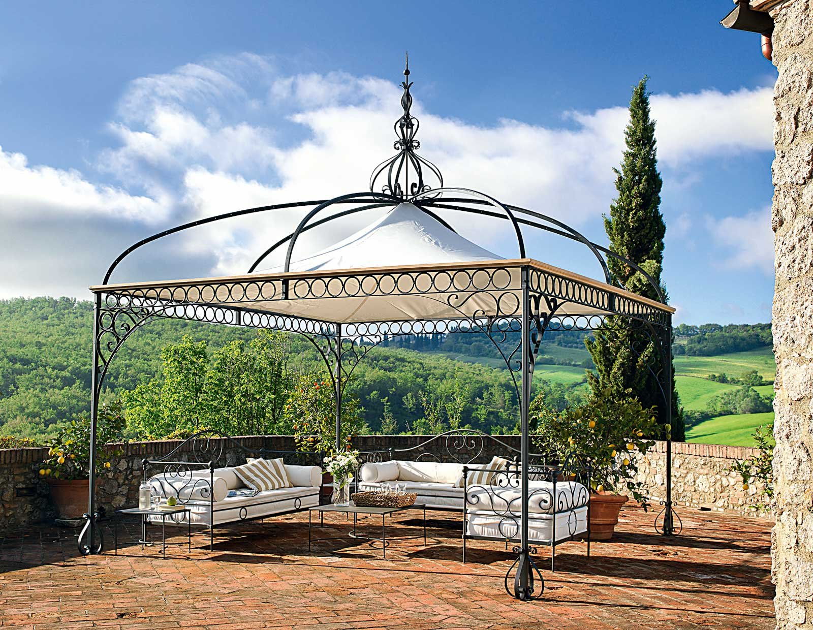 Tende, ombrelloni e pergole per difendersi dal sole cose di casa Progetto per gazebo in ferro