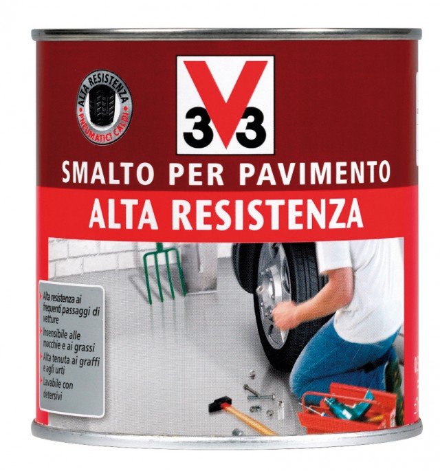 A base solvente, lo smalto V33 di Leroy Merlin è adatto per pavimenti interni ed esterni; la latta da 0,5 litri costa 16,90 euro. A base solvente, lo smalto V33 di Leroy Merlin è adatto per pavimenti interni ed esterni; la latta da 0,5 litri costa 16,90 euro.