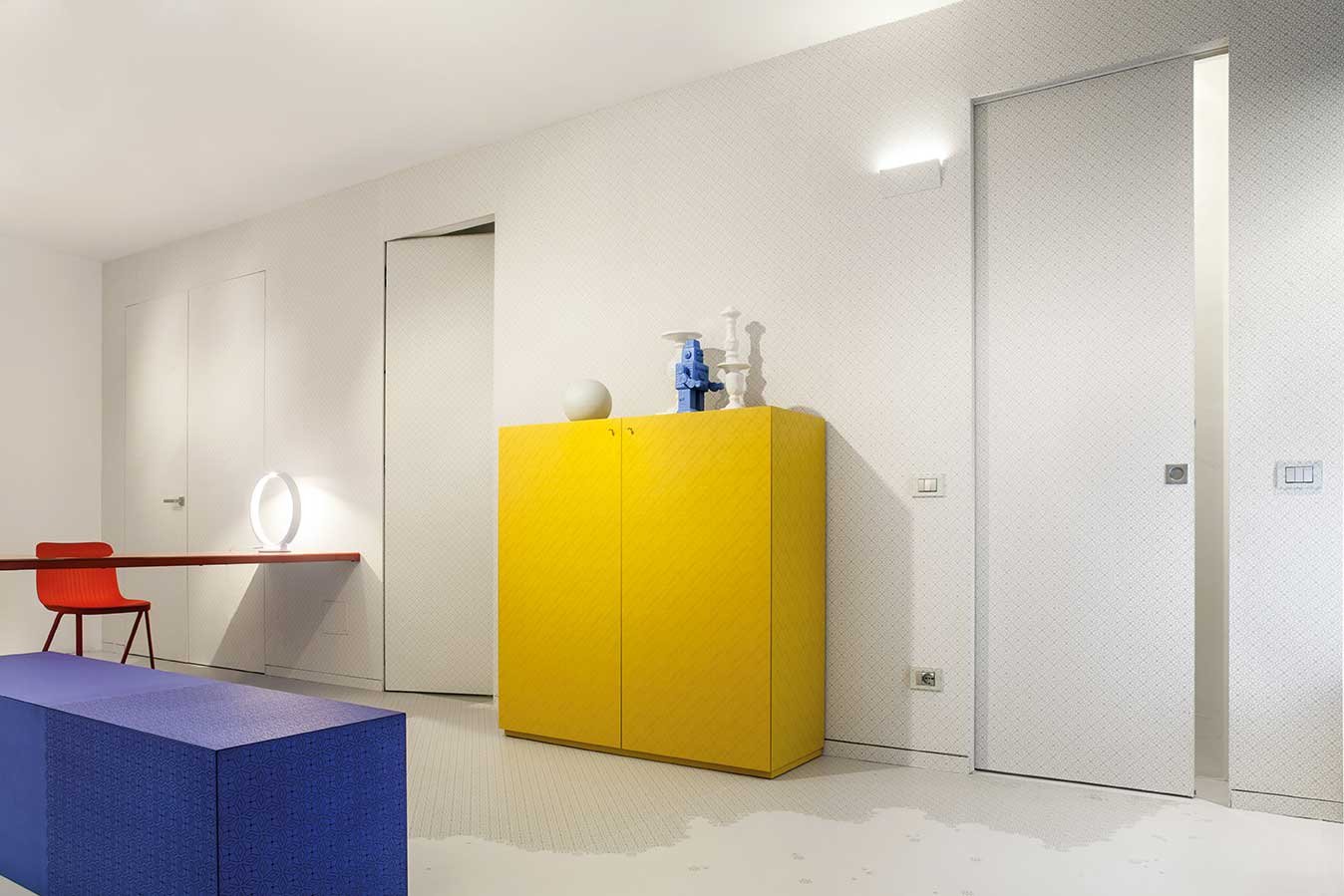 Decorazione e design per porte, pareti, mobili... cose di casa