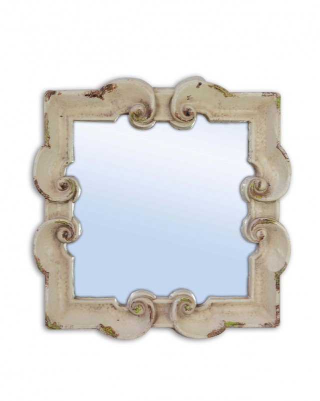 Lo specchio Barocco di Novità Home è dotata di una cornice in poliresina color crema e uno stile rétro; la delicata finitura vintage ne sottolinea l’aspetto country. Misura L 32,8 x P 32,5 cm. Prezzo 49,20 euro. www.novitahome.it Lo specchio Barocco di Novità Home è dotata di una cornice in poliresina color crema e uno stile rétro; la delicata finitura vintage ne sottolinea l’aspetto country. Misura L 32,8 x P 32,5 cm. Prezzo 49,20 euro. www.novitahome.it
