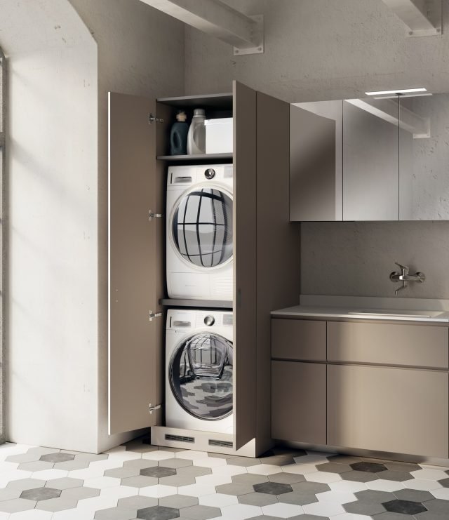 Lavanderia in bagno cose di casa Lavatrice asciugatrice colonna