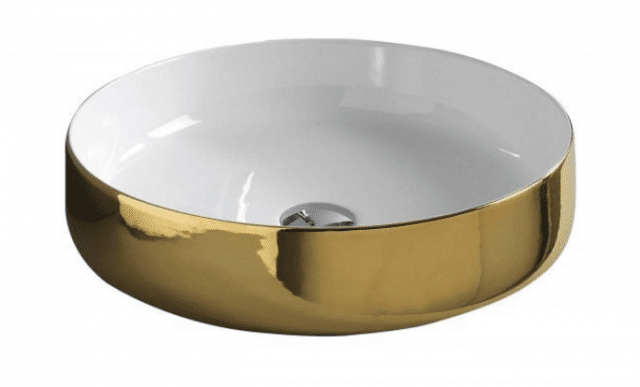 Oro in più versioni per l’esterno del lavabo da appoggio Cognac di The.ArtCeram (design Meneghello Paolelli Associati). Esiste in due misure. Con decoro affondante prezzo 476 euro. www.artceram.it Oro in più versioni per l’esterno del lavabo da appoggio Cognac di The.ArtCeram (design Meneghello Paolelli Associati). Esiste in due misure. Con decoro affondante prezzo 476 euro. www.artceram.it