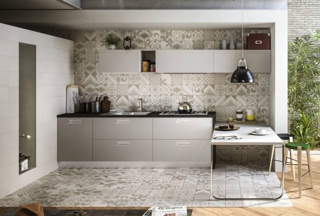 Rivestimento in gres porcellanato effetto cementina, serie QUILT, formato 20x20, disponibile nei colori Black e White e con numerosi decori, in vendita a partire da 14,99 €/mq iva inclusa. Rivestimento in gres porcellanato effetto cementina, serie QUILT, formato 20x20, disponibile nei colori Black e White e con numerosi decori, in vendita a partire da 14,99 €/mq iva inclusa.
