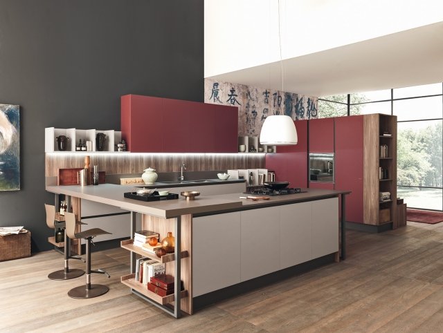 Marina 3.0 di Febal Casa gioca con toni neutri e a contrasto, mentre i vani giorno e le vetrine organizzano sapientemente lo spazio interno ed esterno della cucina. Marina 3.0 di Febal Casa gioca con toni neutri e a contrasto, mentre i vani giorno e le vetrine organizzano sapientemente lo spazio interno ed esterno della cucina.