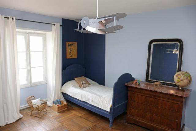 È un aeroplano da soffitto quello di R&M Coudert girevole a 360°, disponibile in dieci differenti colori. Realizzato in Priplak®, è facile da montare grazie a semplici istruzioni d’uso ed è completo di accessori elettrici. Misura L 67 x P 48 x H 15 cm. Prezzo 39 euro. www.luminaires-coudert.fr È un aeroplano da soffitto quello di R&M Coudert girevole a 360°, disponibile in dieci differenti colori. Realizzato in Priplak®, è facile da montare grazie a semplici istruzioni d’uso ed è completo di accessori elettrici. Misura L 67 x P 48 x H 15 cm. Prezzo 39 euro. www.luminaires-coudert.fr