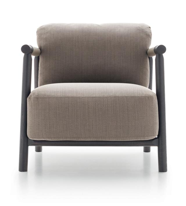 Nathy di Ditre Italia, design Gabriele e Oscar Buratti, è la nuova poltrona con una struttura in legno, discreta ed elegante, su cui sono tesi dei fogli in cuoio naturale che contengono i grandi cuscini che formano la seduta e lo schienale. É perfetta per leggere o conversare e può essere utilizzata in coppia o singola. www.ditreitalia.it Nathy di Ditre Italia, design Gabriele e Oscar Buratti, è la nuova poltrona con una struttura in legno, discreta ed elegante, su cui sono tesi dei fogli in cuoio naturale che contengono i grandi cuscini che formano la seduta e lo schienale. É perfetta per leggere o conversare e può essere utilizzata in coppia o singola. www.ditreitalia.it