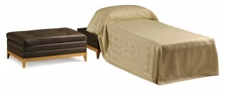 Chiuso, l’Art. 5326 di Morelato è un comodo sgabello dal sapore rétro, aperto diventa un letto singolo con doghe in legno e materasso; la struttura è interamente in ciliegio con finitura naturale e il rivestimento è in pelle pregiata. Chiuso misura L 102 x P 68 x H 42 e aperto L 102 x P 212 x H 50 cm. Prezzo 1.234 euro. www.morelato.it Chiuso, l’Art. 5326 di Morelato è un comodo sgabello dal sapore rétro, aperto diventa un letto singolo con doghe in legno e materasso; la struttura è interamente in ciliegio con finitura naturale e il rivestimento è in pelle pregiata. Chiuso misura L 102 x P 68 x H 42 e aperto L 102 x P 212 x H 50 cm. Prezzo 1.234 euro. www.morelato.it