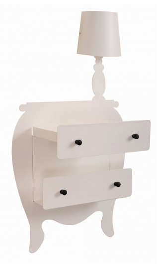 Metallo laccato disponibile in 4 differenti colori per l’originale comodino che misura L 50 x P 26 x H 90 cm e costa 220 euro Dino di Arti&Mestieri Metallo laccato disponibile in 4 differenti colori per l’originale comodino che misura L 50 x P 26 x H 90 cm e costa 220 euro Dino di Arti&Mestieri