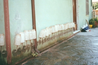 Barriera chimica di S. Paolo, è un sistema che utilizza un composto bicomponente a base di silano di monomero che rende impermeabile la muratura. www.spaololucca.com