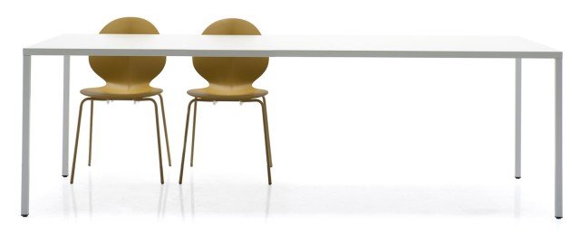 Heron (design Studio Tecnico interno) di Calligaris è un tavolo fisso in metallo, dal design pulito e rigoroso. Piano e gambe di spessore light, solo 3 cm, è disponibile in tre diverse misure e colori: bianco ottico, nero, tortora e da oggi anche nella versione in legno Heron Wood. Il piano è realizzato in poliuretano, racchiuso da una lamiera metallica sagomata sui bordi e verniciata a polveri epossidiche finitura opaca. Quadrato misura P 140 x L 140 cm. Rettangolare nelle tre versioni da L 160 x P 90 x H 75 cm. - L 220 x P 100 x H 75 cm (nell’immagine) - L 280 x P 120 x H 75 cm. Prezzo a partire da 1.296 euro. www.calligaris.it Heron (design Studio Tecnico interno) di Calligaris è un tavolo fisso in metallo, dal design pulito e rigoroso. Piano e gambe di spessore light, solo 3 cm, è disponibile in tre diverse misure e colori: bianco ottico, nero, tortora e da oggi anche nella versione in legno Heron Wood. Il piano è realizzato in poliuretano, racchiuso da una lamiera metallica sagomata sui bordi e verniciata a polveri epossidiche finitura opaca. Quadrato misura P 140 x L 140 cm. Rettangolare nelle tre versioni da L 160 x P 90 x H 75 cm. - L 220 x P 100 x H 75 cm (nell’immagine) - L 280 x P 120 x H 75 cm. Prezzo a partire da 1.296 euro. www.calligaris.it
